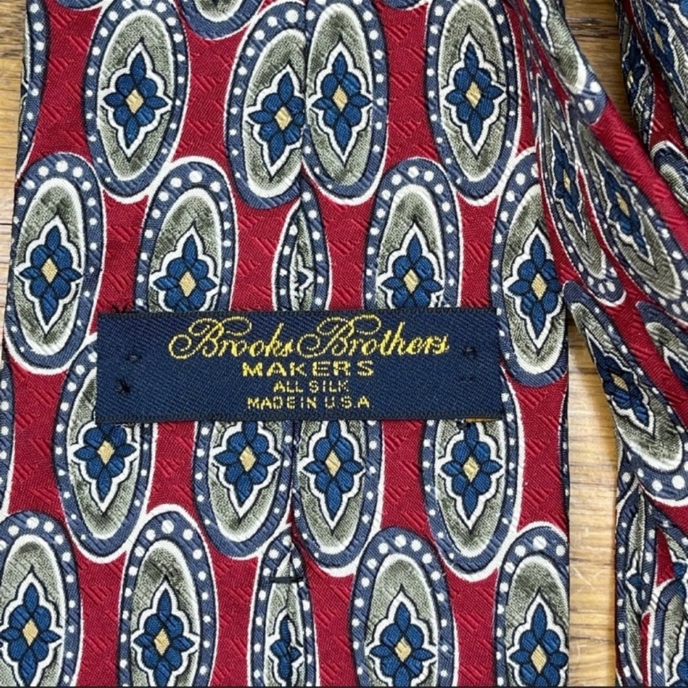 Brooks Brothers silk tie - Picture 3 of 6